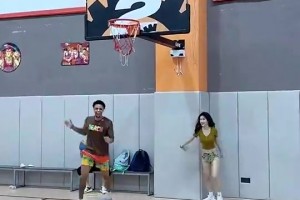 有一說(shuō)一，小姐姐這球打得相當(dāng)可以了，球技不賴(lài)！